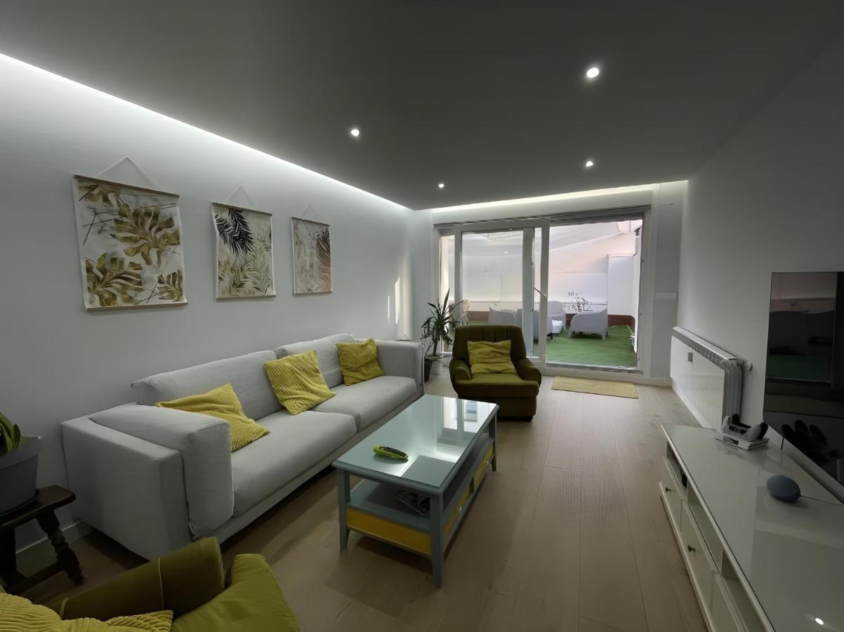 Amplio Y Moderno Piso De 4 Habitaciones Y Terraza Ποντεβέντρα Εξωτερικό φωτογραφία